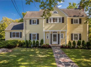 32 Old Orchard Rd, New Rochelle, NY 10804