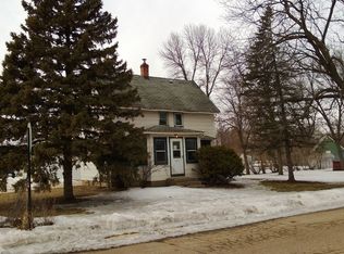 551 5th St, Walnut Grove, MN 56180