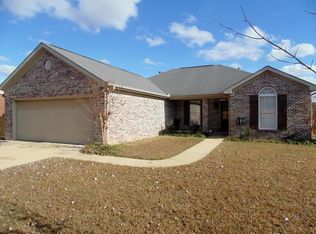 7914 Meadowlake Dr W, Northport, AL 35473