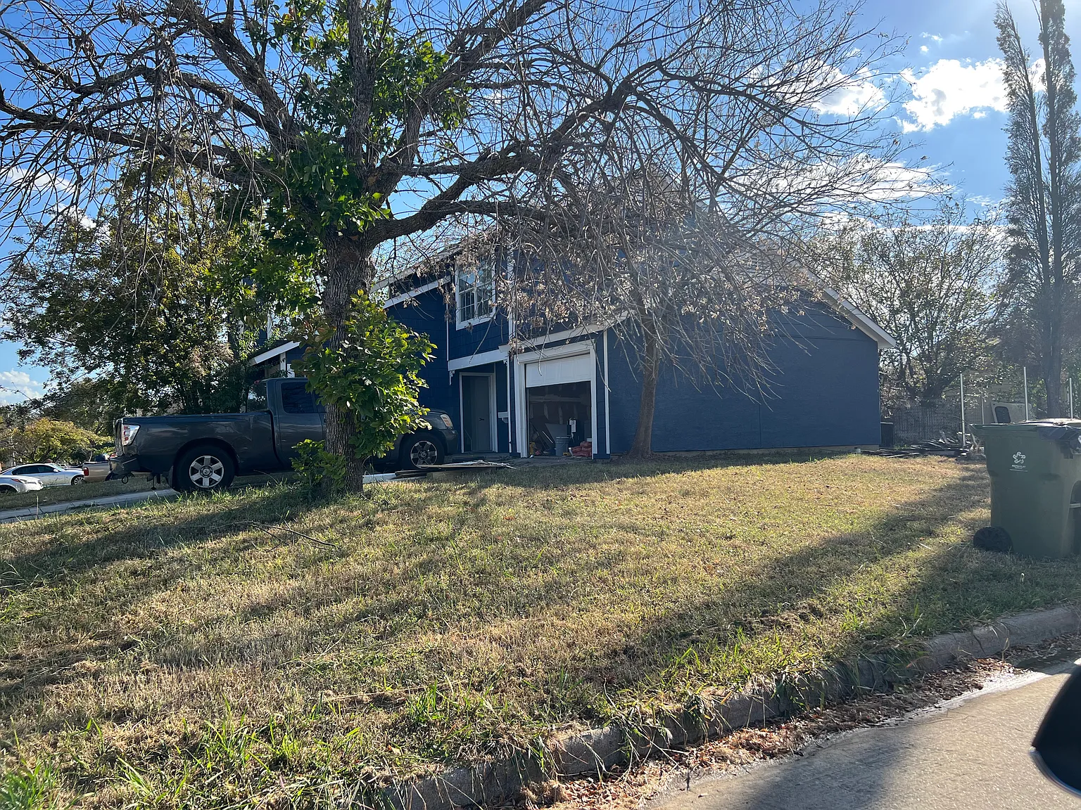 3 bed, 1.5 bath, 1336 sqft, $2,175 — Photo 3