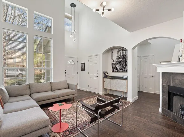 1819 Village Oak Ct, Austin, TX 78704