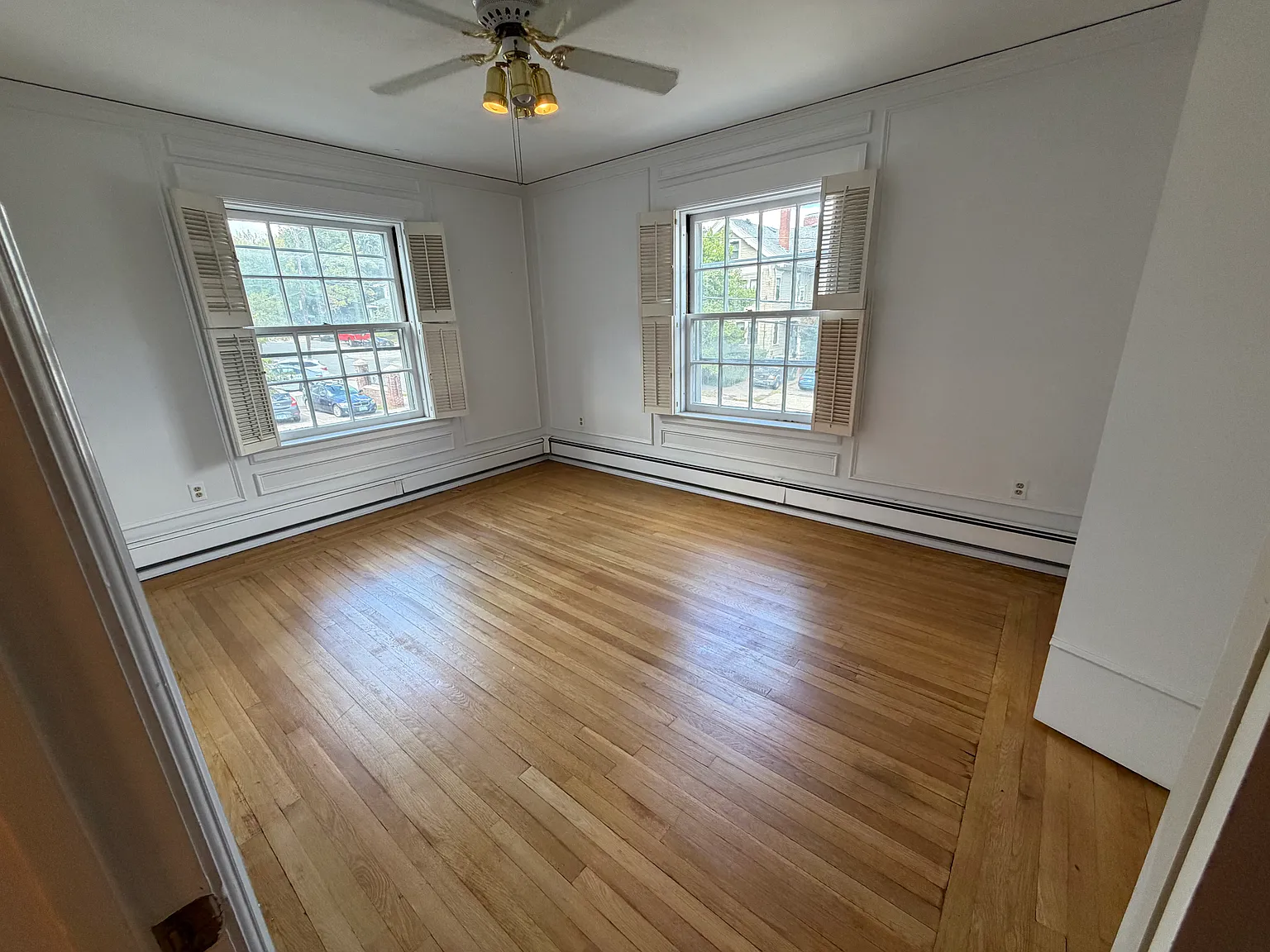 375 Lloyd Ave — Photo 3