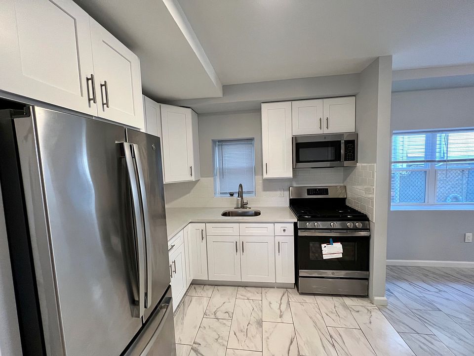 1st image of 223 Each St #91