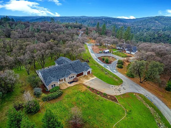 3rd image of 18221 Mountain Park Ct