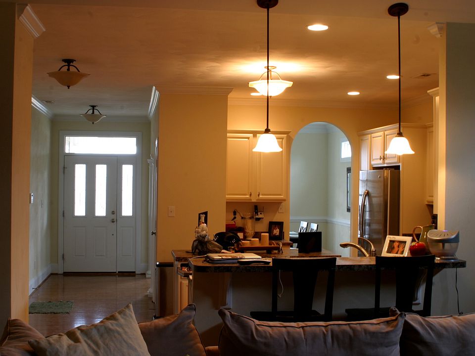 2nd image of 1124 Gaston Dr