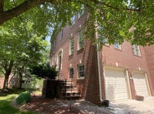 2168 Wolftrap Ct, Vienna, VA 22182