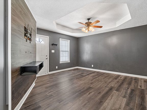 5th image of 1204 Kendall Dr