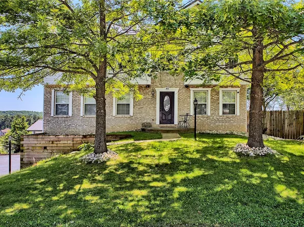 415 Crossbow Dr, New Stanton, PA 15672