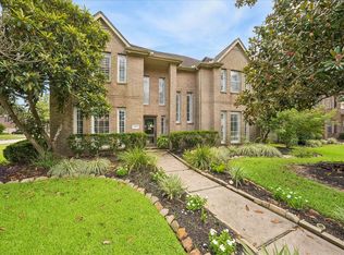 1402 N Pine Orchard Dr, Pearland, TX 77581