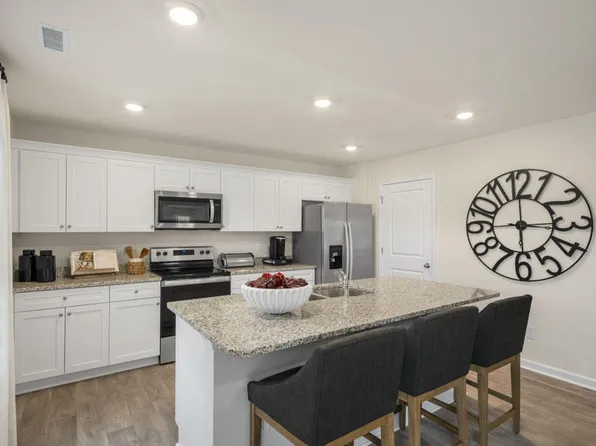 103 Reagan Crest Dr, Clayton, NC 27520