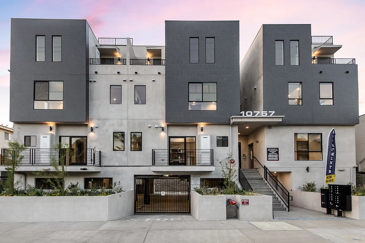 Building Photo - 10760 Palms Blvd #3