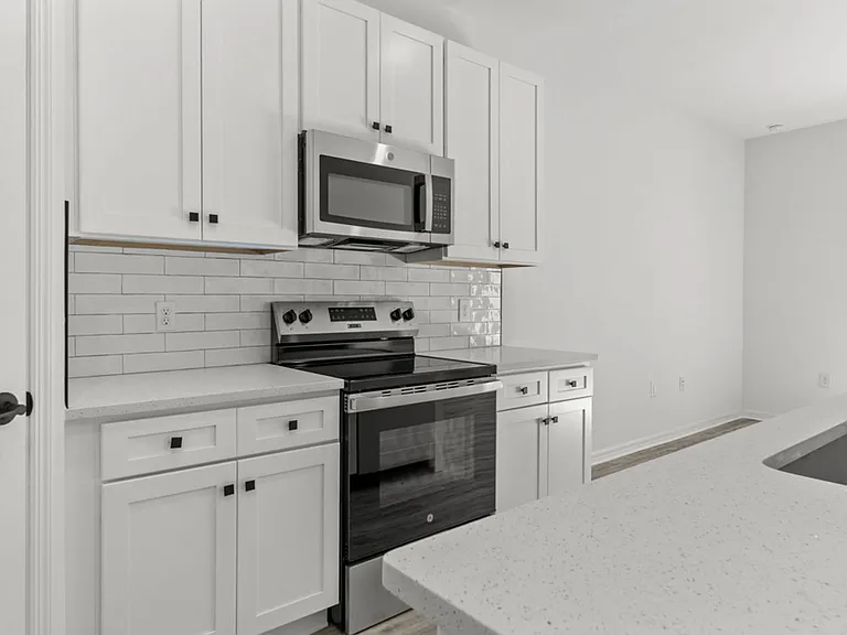 548 Knapp St — Photo 58