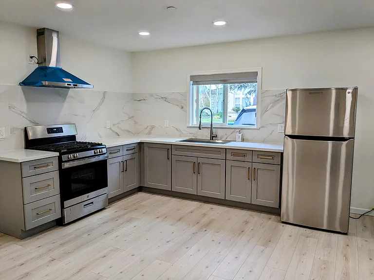 10513 Glencoe Dr — Photo 4