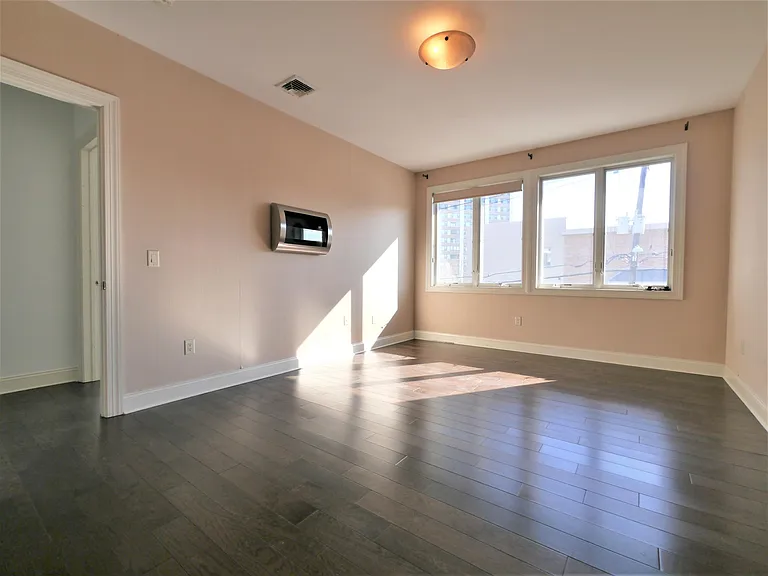 255 Laird Ave #15 — Photo 30