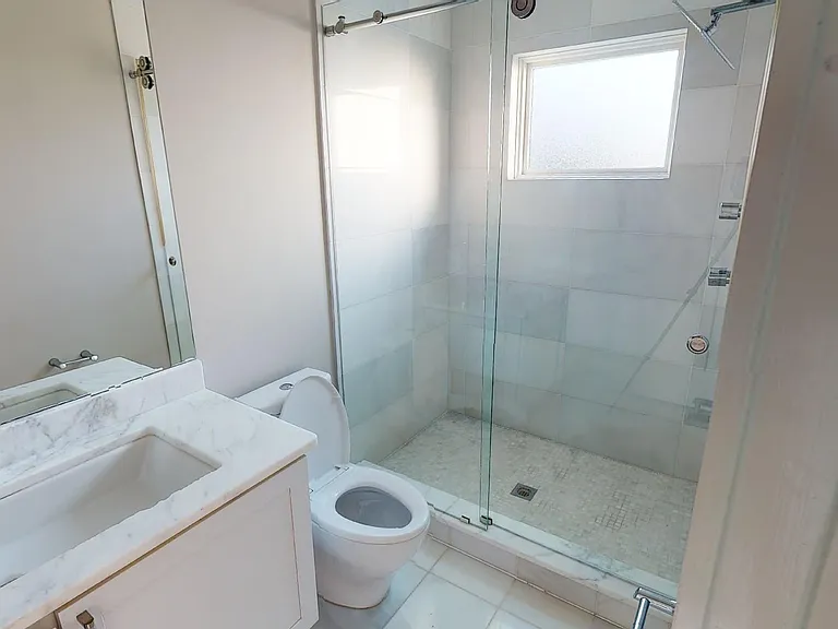 1159 Oates St NE #3A — Photo 3
