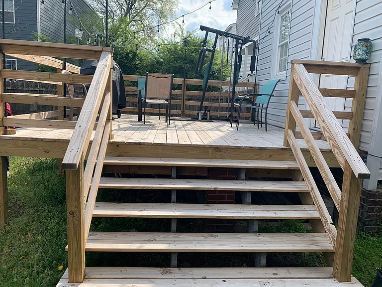 907 Norton St — Photo 2