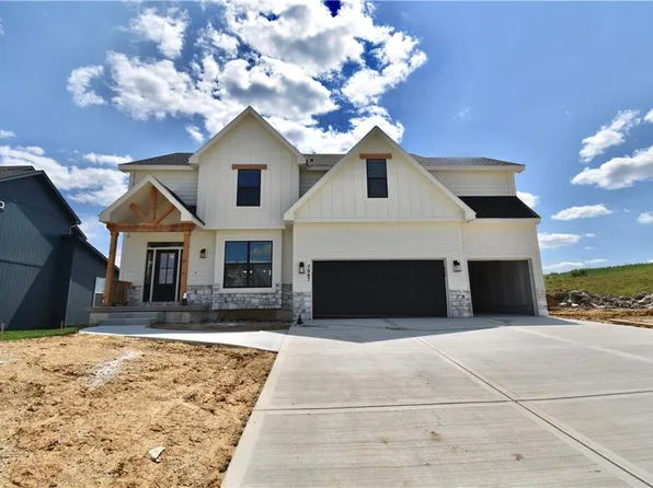 7947 N Sycamore Ave, Kansas City, MO 64158