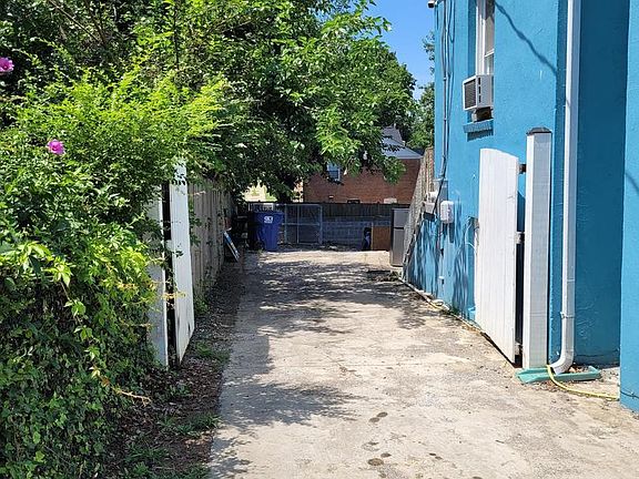 4th image of 110 Iroquois Way