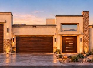 428 W Rough Rider Rd, New River, AZ 85087