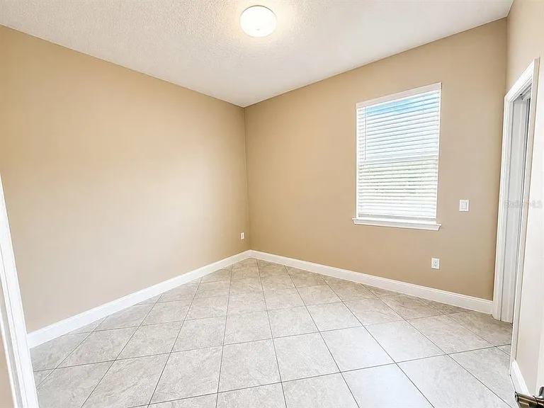 57 Columbia Ln #B — Photo 8