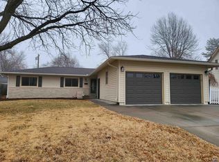 1944 SW Navajo Ln, Topeka, KS 66604