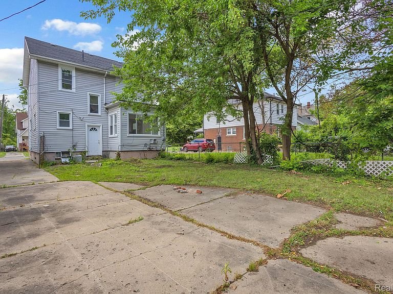 Listing photo 5