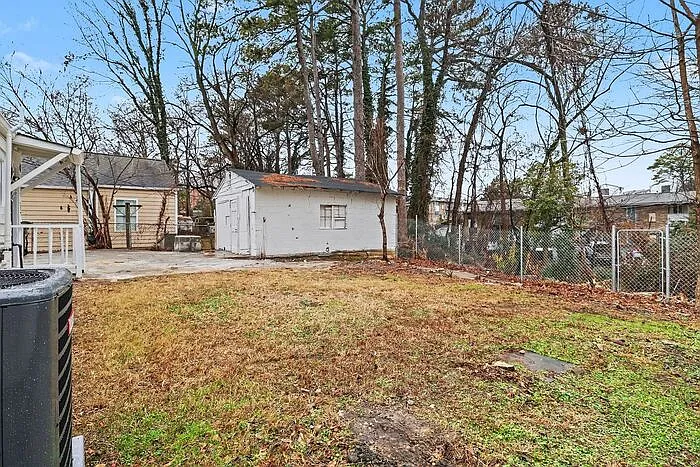 2160 Dowdell Dr — Photo 23