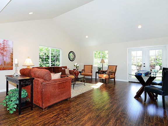 4th image of 23513 Sylvan St