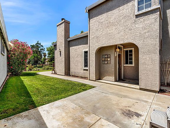 4th image of 2451 Cherry Hills Dr