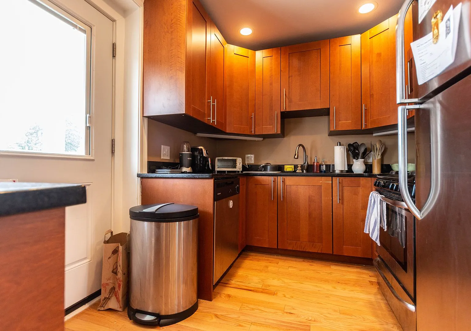 No Broker Fee! Brookline Village 4 Bed/2 Bath With In-Unit Laundry For 9/1 — Photo 4