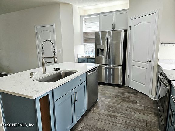 3rd image of 79 CASTRO Court