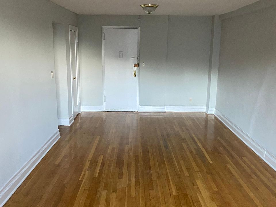 2nd image of 165 Bronx River Rd #2