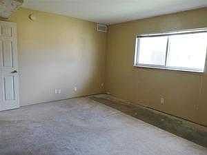 A141235_Bedroom from bath