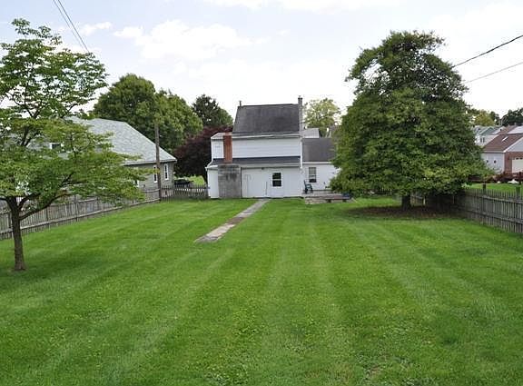 2nd image of 318 Cherry St