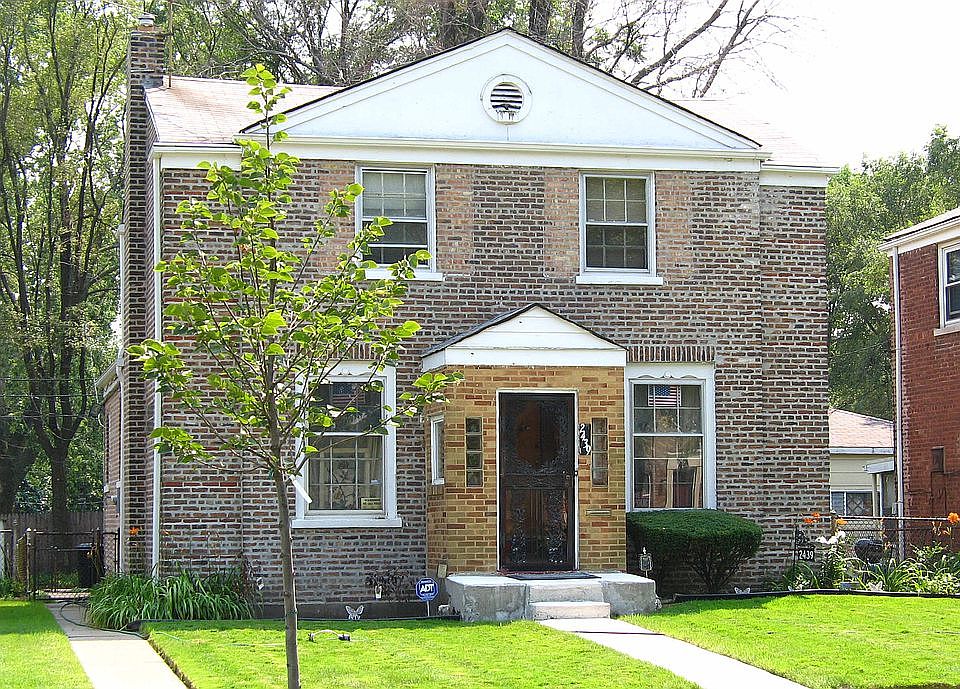 2nd image of 2439 E 99th St