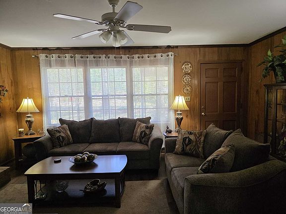 5th image of 126 Honeysuckle Rd