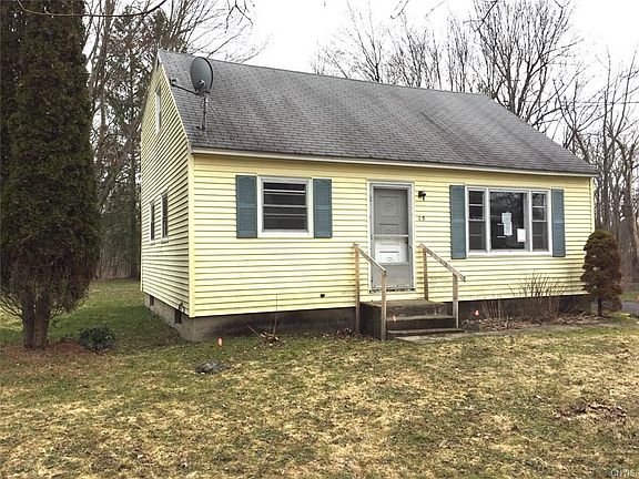 3rd image of 15 Sandra Dr