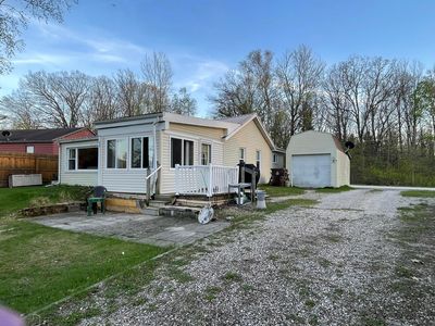 761 S Coolidge Dr, Six Lakes, MI, 48886