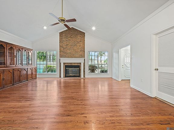 4th image of 1653 Sharp Rd