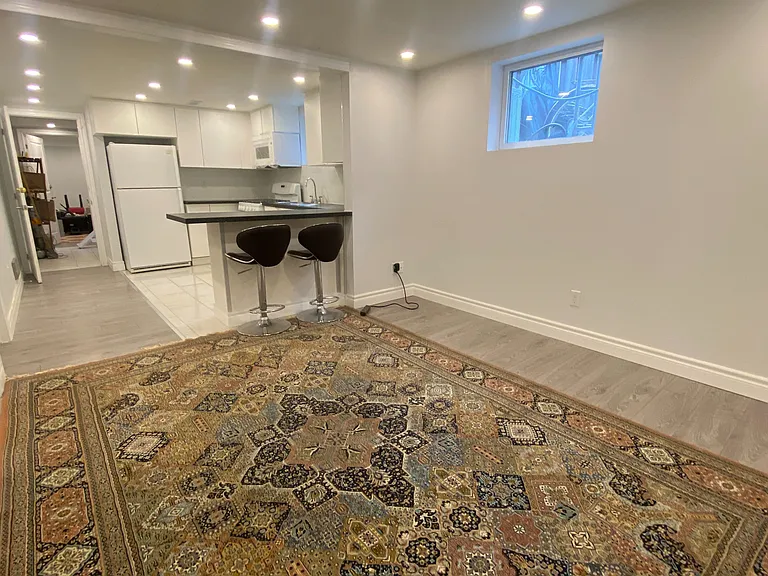 135 Bonham Blvd #BASEMENT — Photo 22