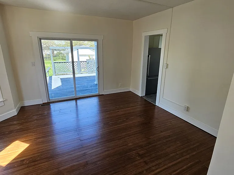 329 Belleaire Ave — Photo 3