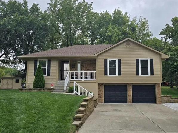 3306 NW Shannon Ct, Blue Springs, MO 64015