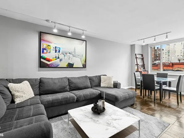 301 E 78th St APT 7E, New York, NY 10075