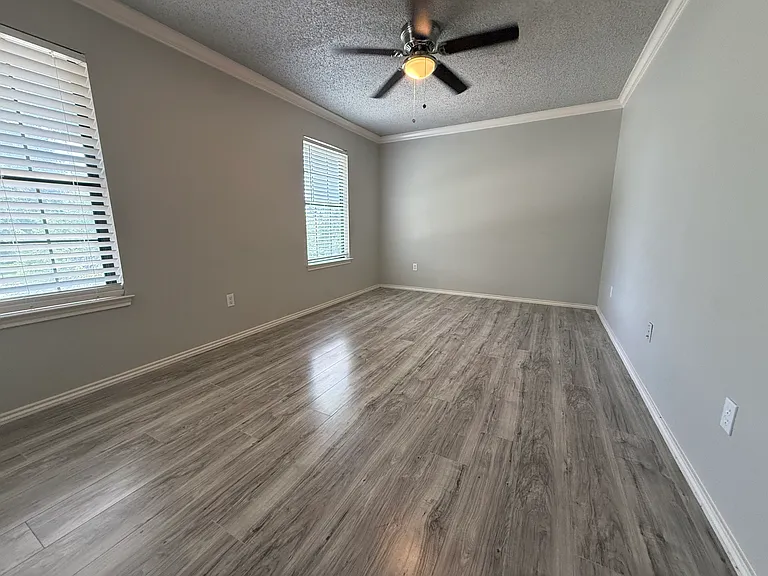 9839 Royal Hunt — Photo 17