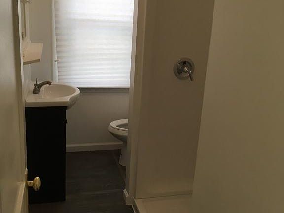 3rd image of 1158 Ontario Ave APT 4