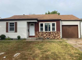 912 N Pine St, Ponca City, OK 74601