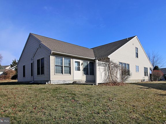 5th image of 1062 Cambridge Dr