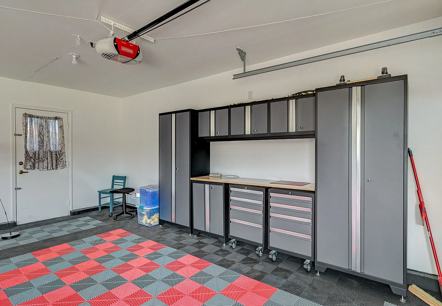8412 Vibrant Dr — Photo 2
