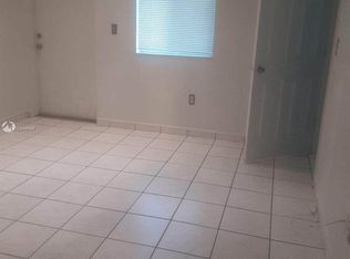 2490 NW 14th St #5, Miami, FL 33125