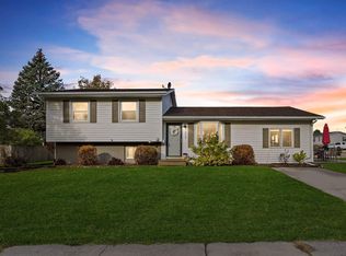 1408 Edgewood Dr, Waterloo, IA 50701